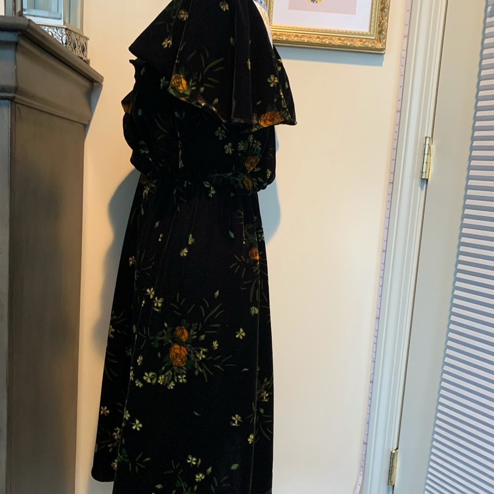 Floral Velvet Dress - image 3